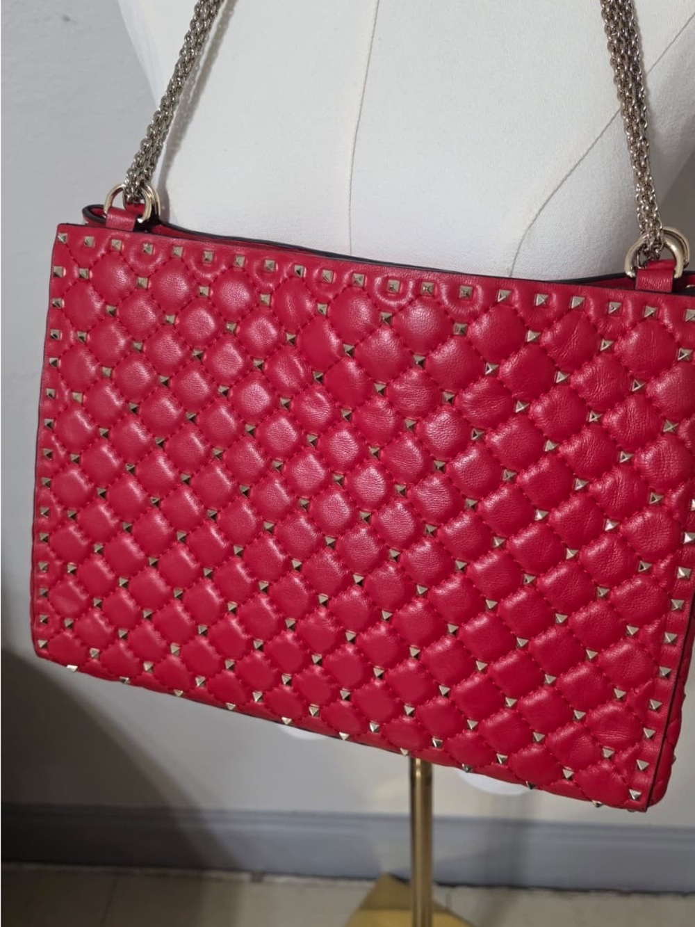 Valentino Garavani Large Rockstud Spike Red Leather Shoulder Bag - Picture 4 of 14